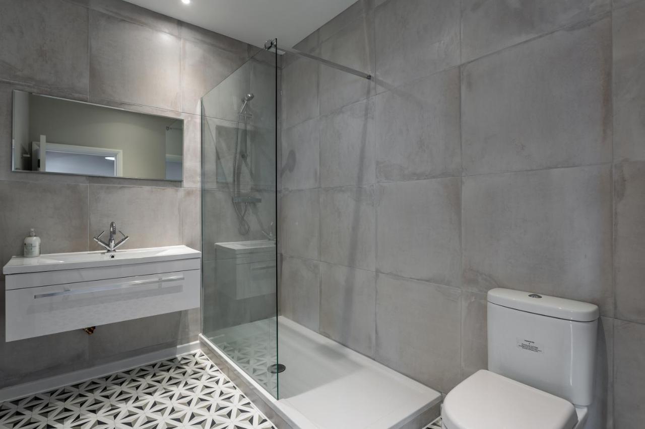 2 Bedroom Apartments With Sofa Bed In Southend Ngoại thất bức ảnh