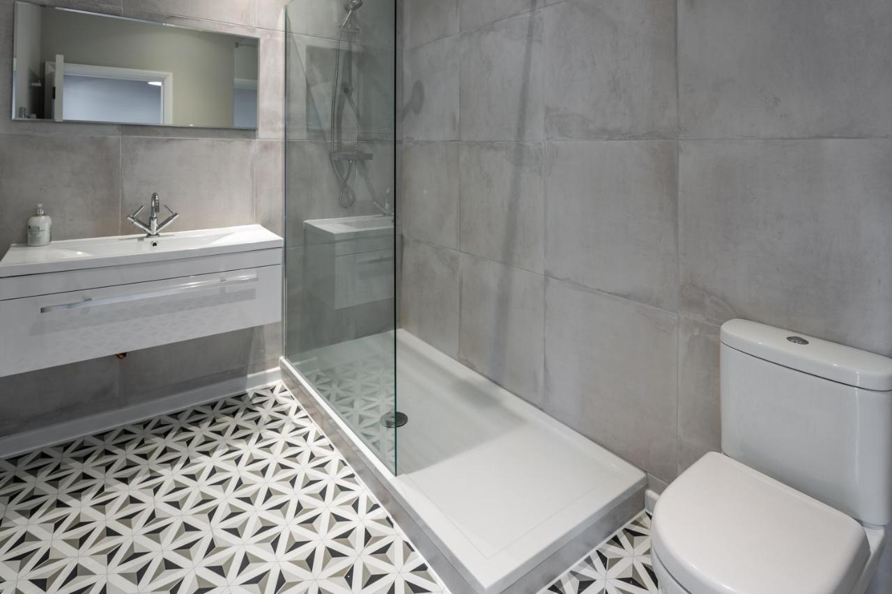 2 Bedroom Apartments With Sofa Bed In Southend Ngoại thất bức ảnh